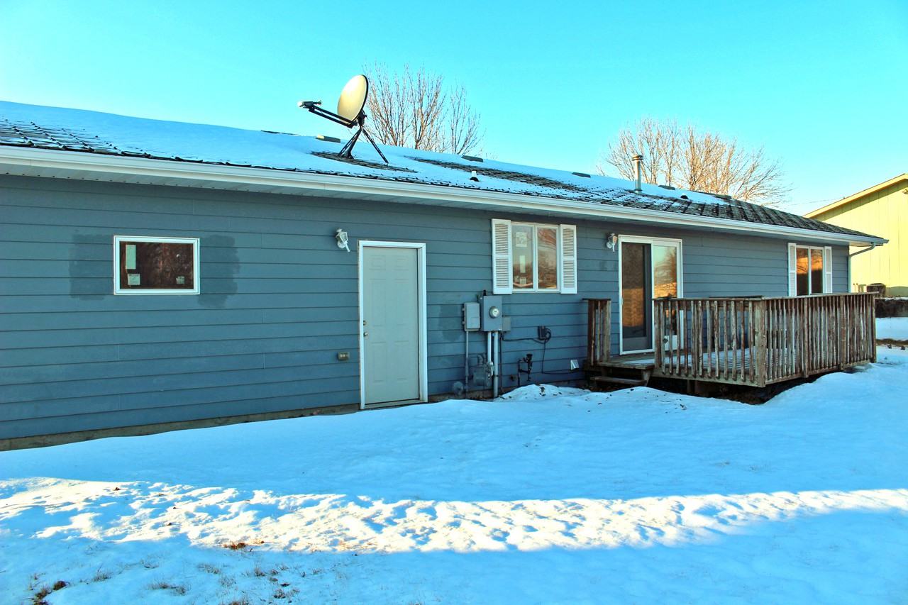 2544 Belview Dr - Photo 2 of 13