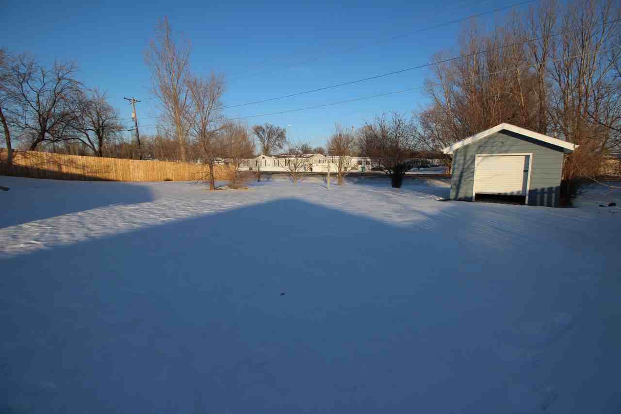 2544 Belview Dr - Photo 3 of 13
