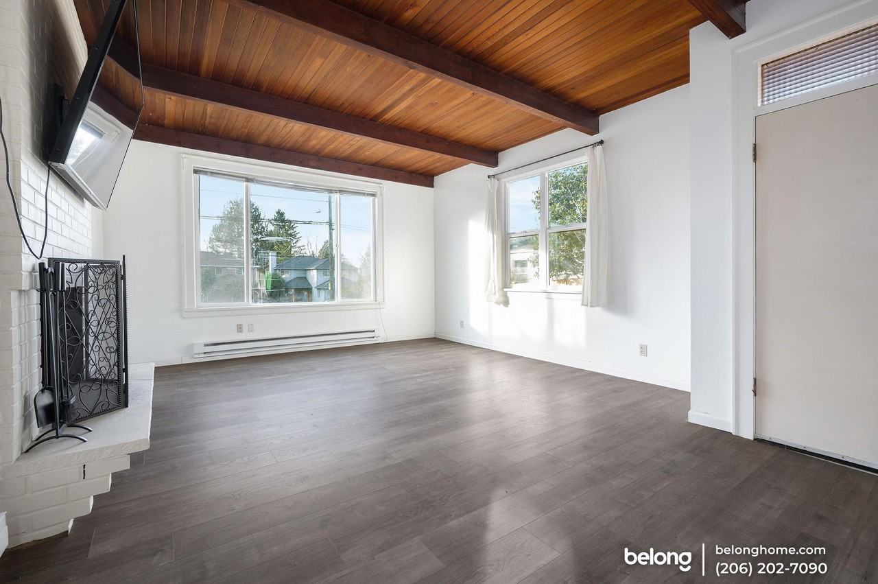 9106 5th Avenue Northeast - Photo 2 of 21