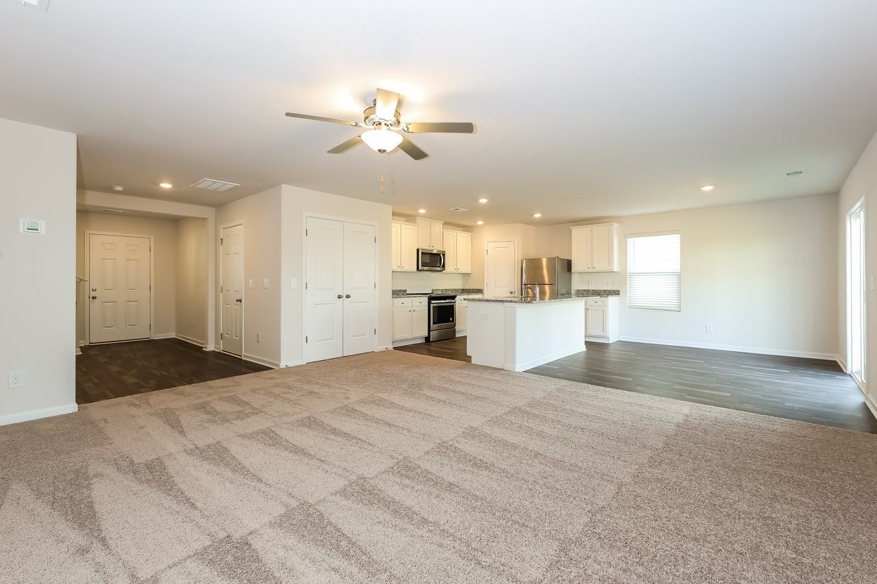 6095 Mason Tucker Dr - Photo 2 of 12