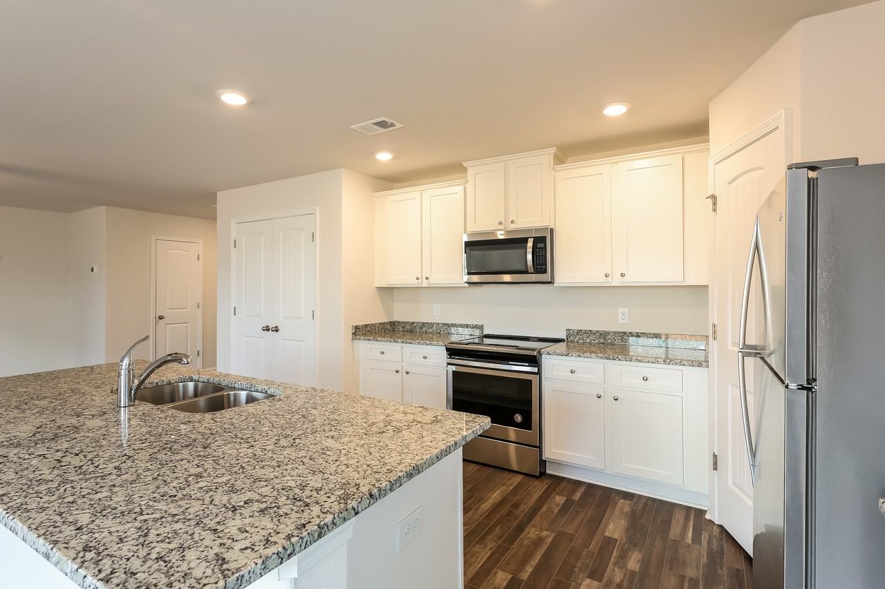 6095 Mason Tucker Dr - Photo 3 of 12