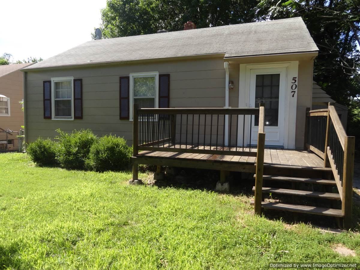 507 W 86th Terrace - Photo 2 of 22