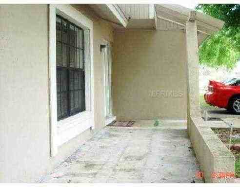 12415 Kiwi Ave - Photo 3 of 15