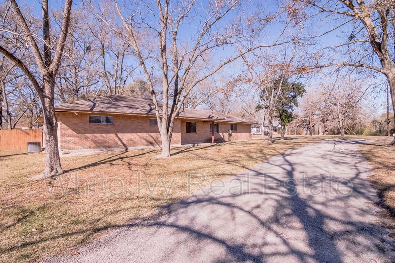 365 Fm - Photo 2 of 35