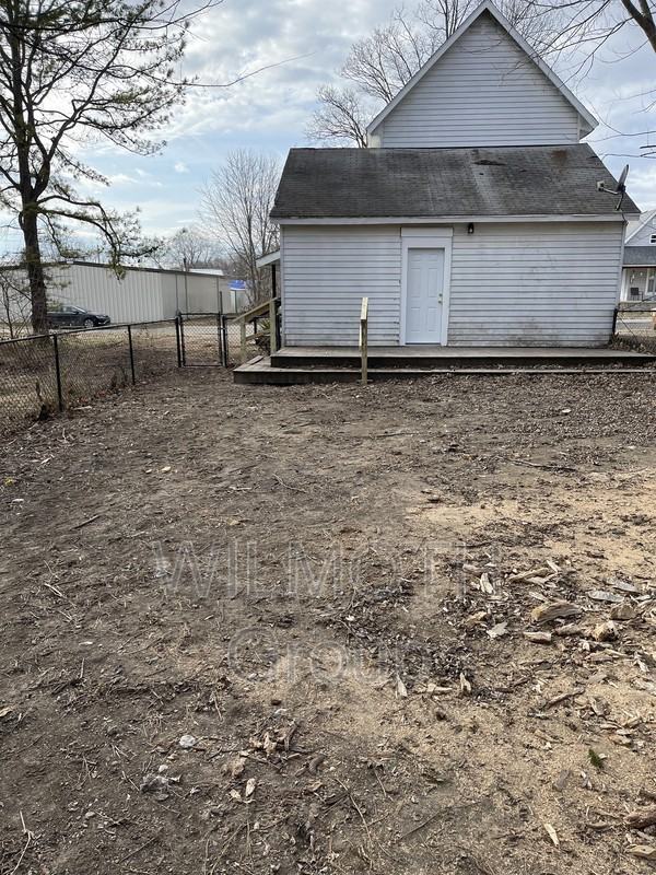 509 N Sycamore St - Photo 2 of 9