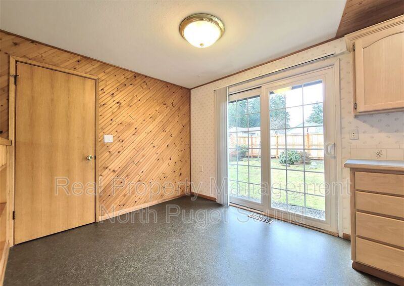 8002 W Glen Dr - Photo 5 of 22
