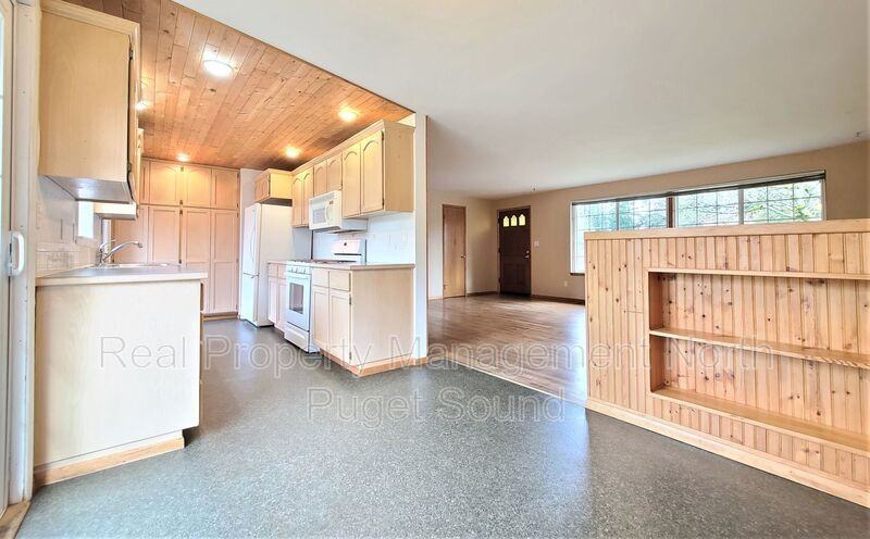 8002 W Glen Dr - Photo 6 of 22