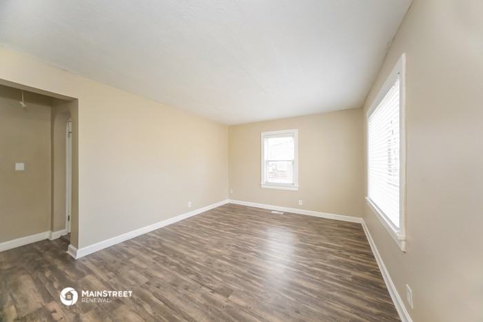 1504 Aletha Dr - Photo 2 of 15