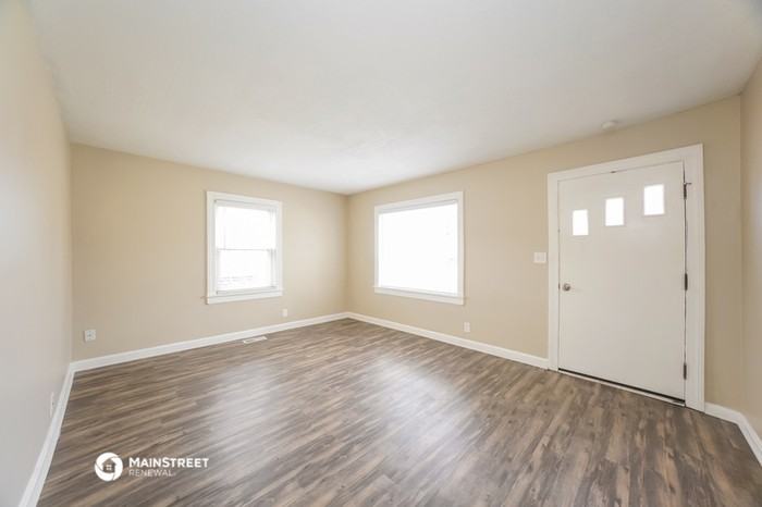 1504 Aletha Dr - Photo 3 of 15