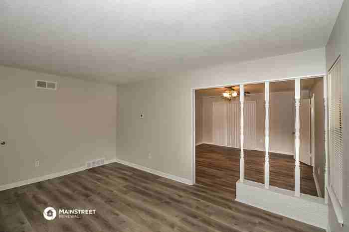 1113 Greenview Rd - Photo 3 of 16