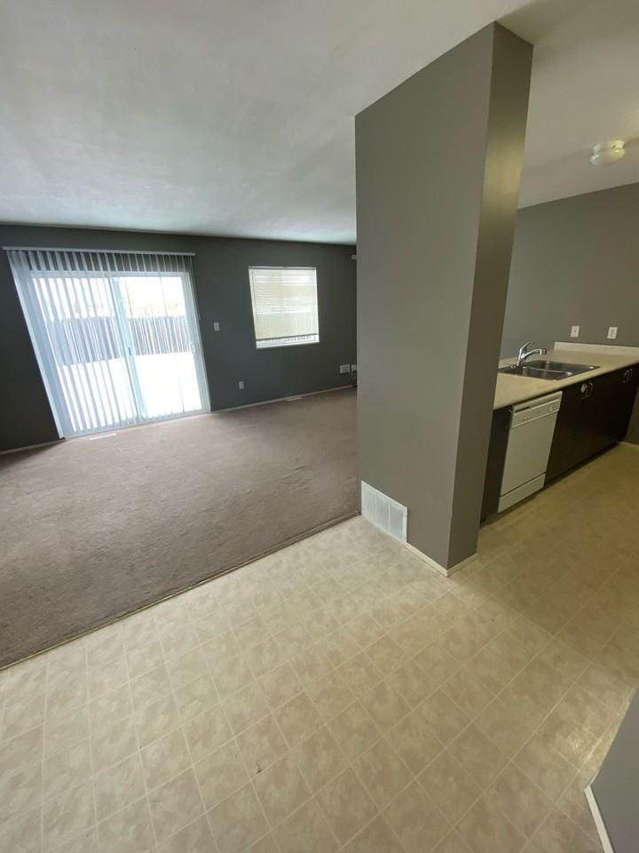 8328 92 Ave #101 - Photo 4 of 9