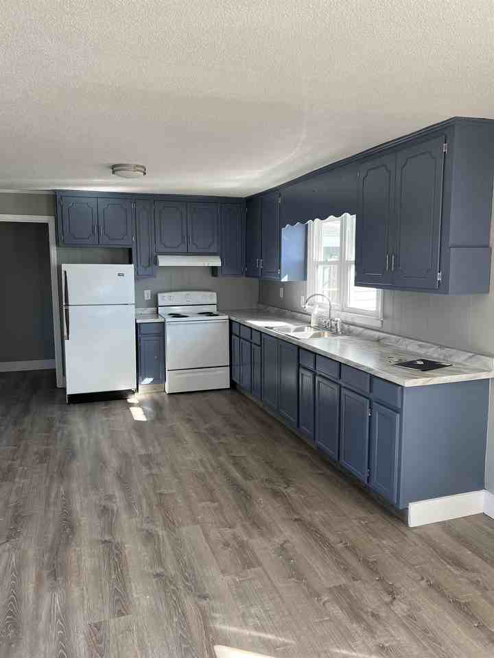 195 Cross Roads Dr #1 - Photo 3 of 7