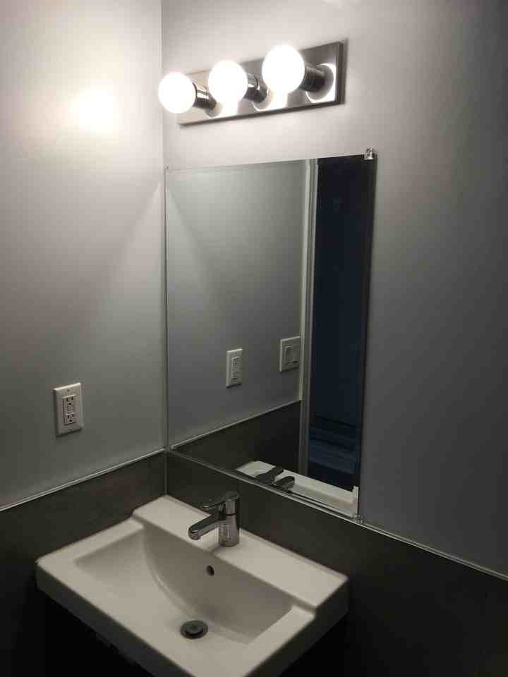 305 Spadina Avenue #2nd floor - Photo 3 of 9