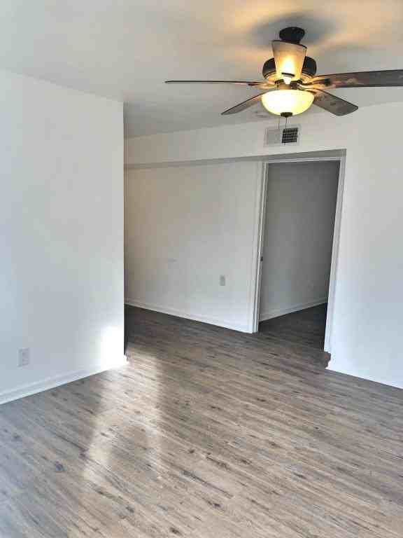 2504 Circle Pine Ct - Photo 3 of 14