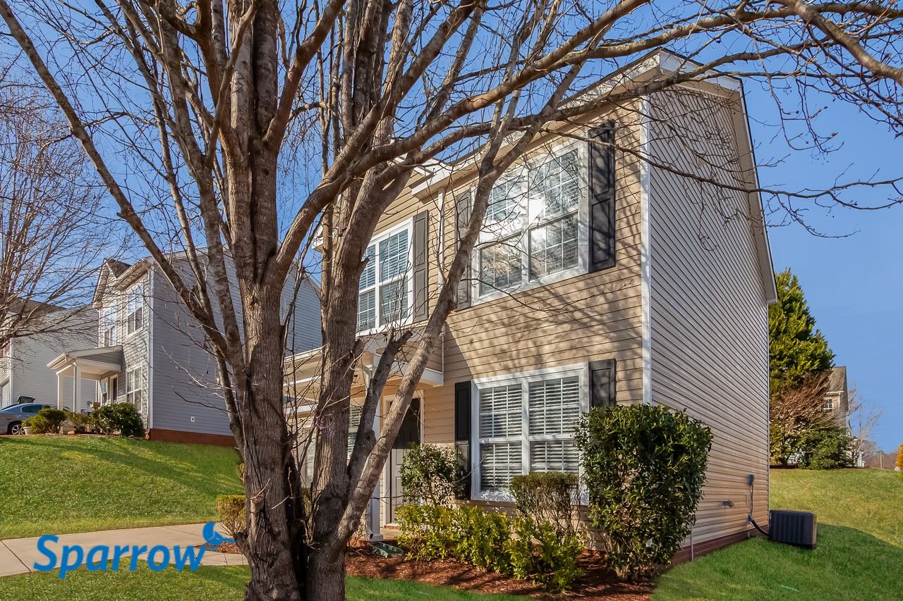 547 River View Dr - Photo 2 of 15