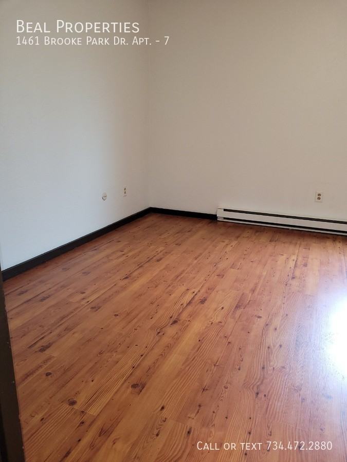 1461 Brooke Park Dr #7 - Photo 2 of 8