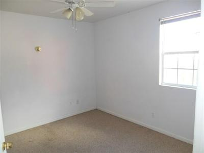 323 Kenilworth St #B - Photo 3 of 6