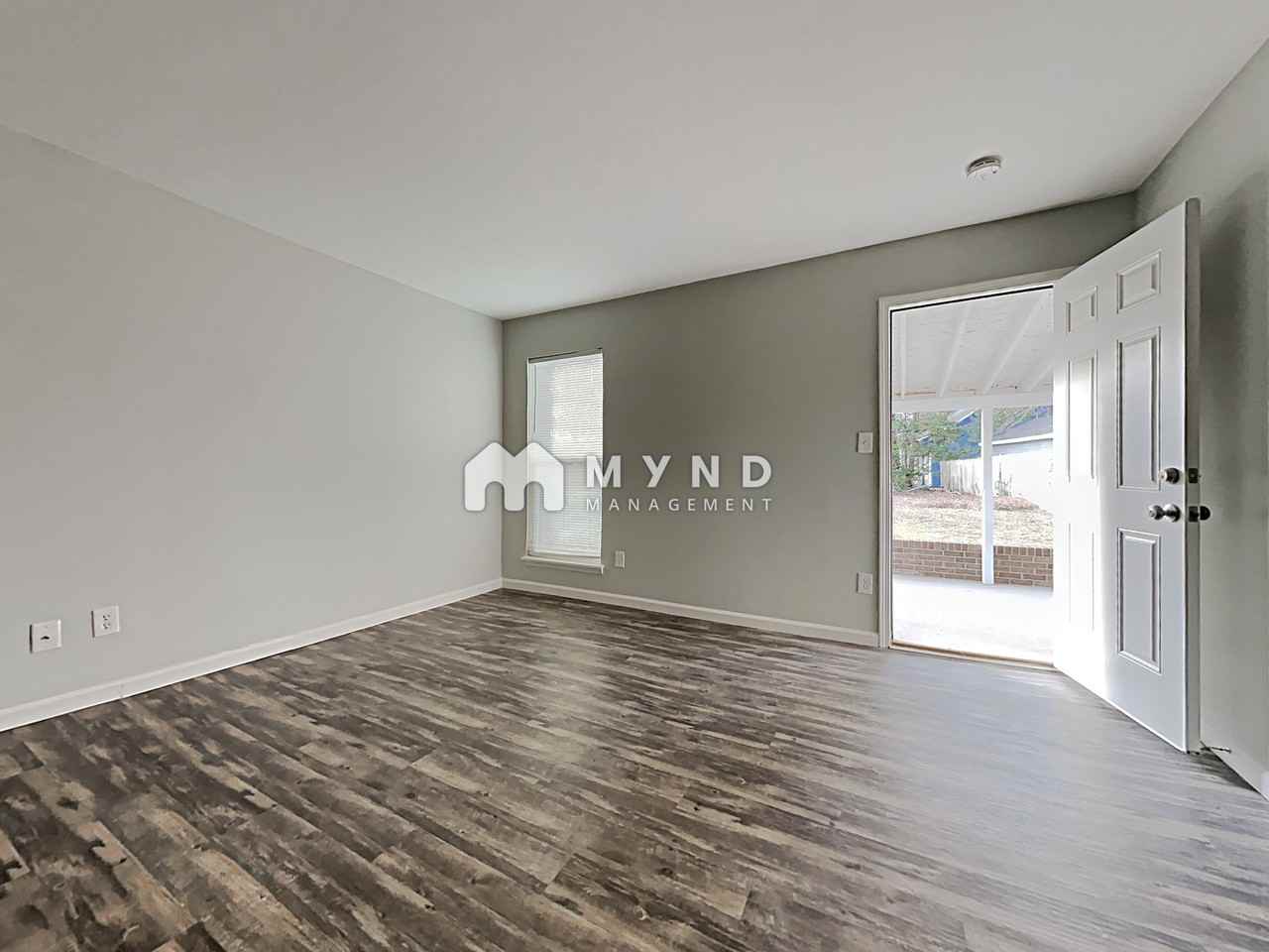 6932 Delta Lake Dr - Photo 2 of 14