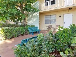 2607 NE 8th Ave - Photo 3 of 13