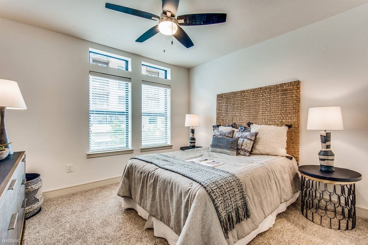 2229 Mimosa Dr - Photo 2 of 9