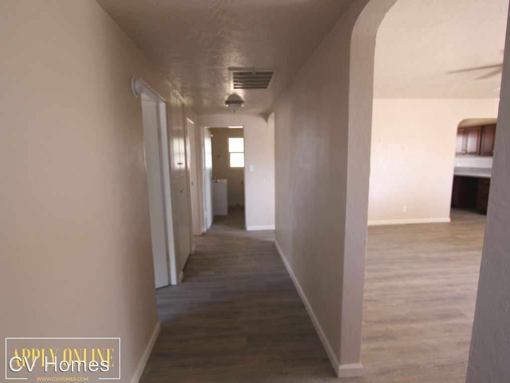 922 E St - Photo 3 of 18