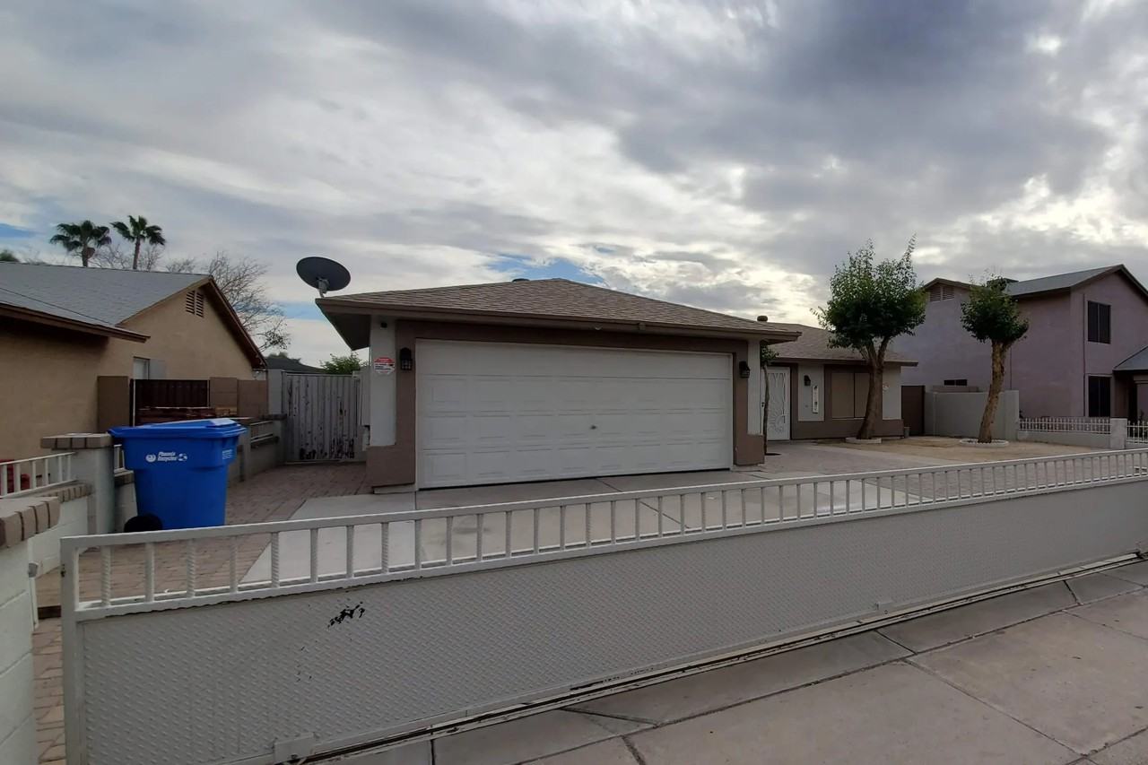 8721 W Lewis Ave - Photo 2 of 44