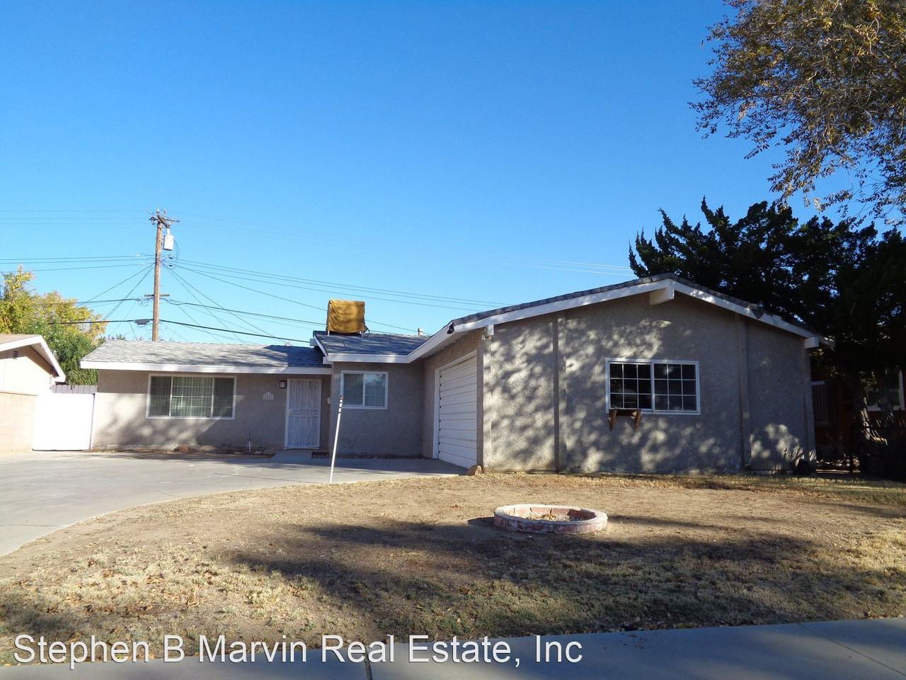 1021 W Avenue J8 - Photo 2 of 14
