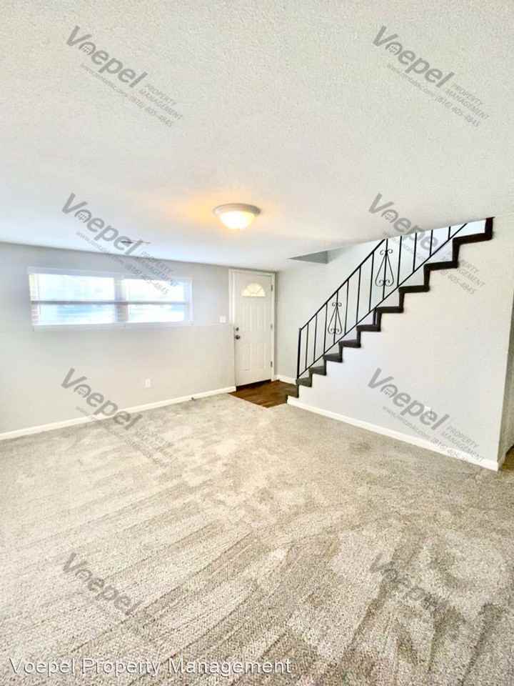 1210 SE 3rd Ter. - Photo 2 of 9