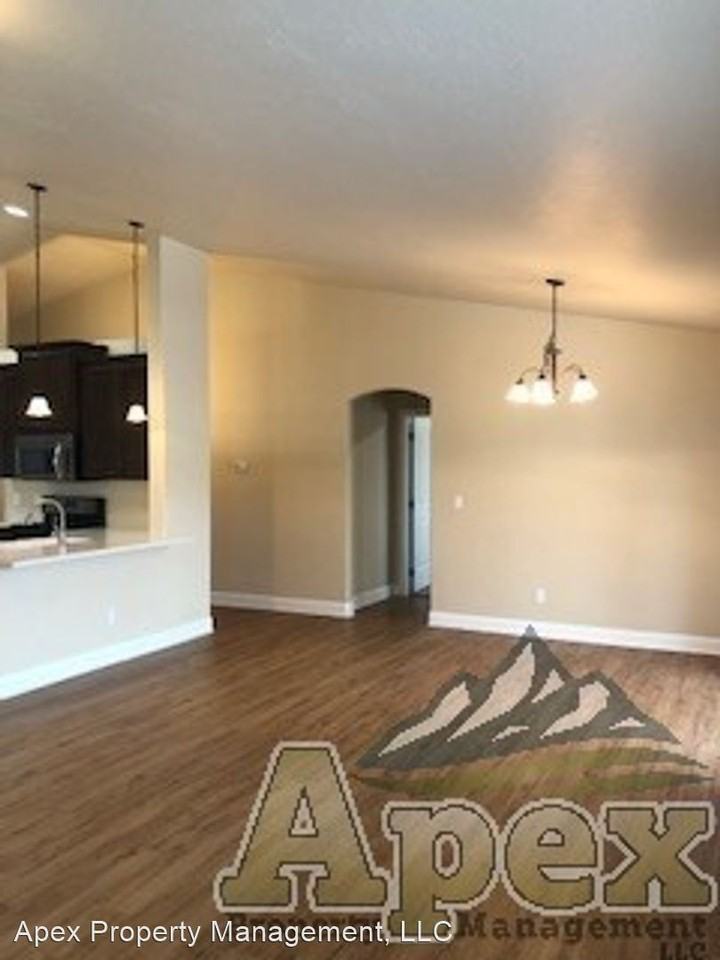 5116 W Brunmier Dr - Photo 2 of 15