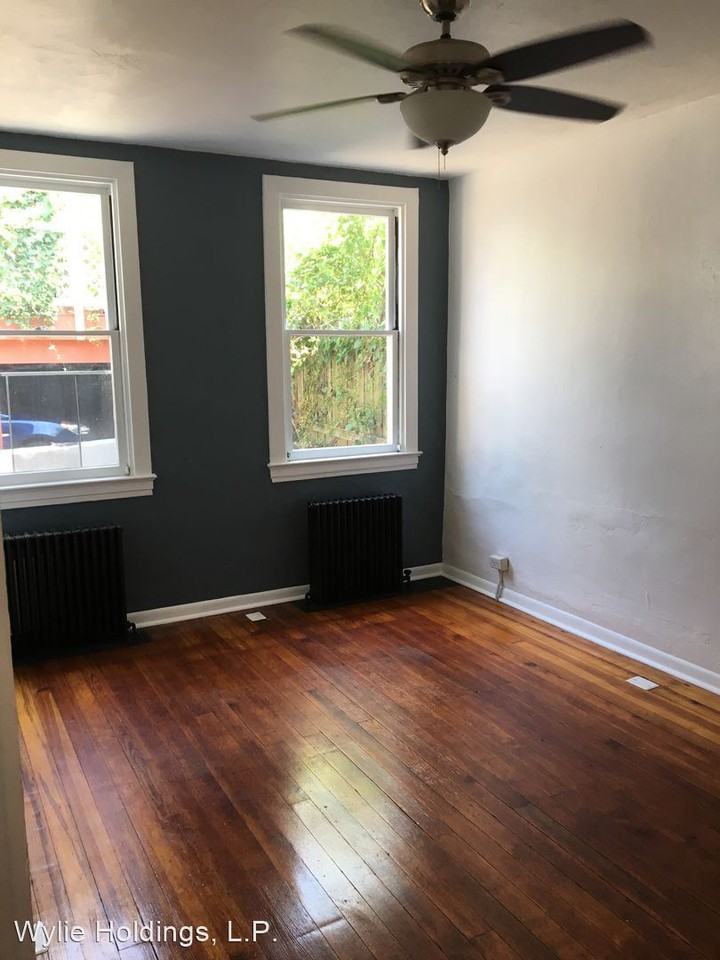 4048 Geneva St - Photo 3 of 12