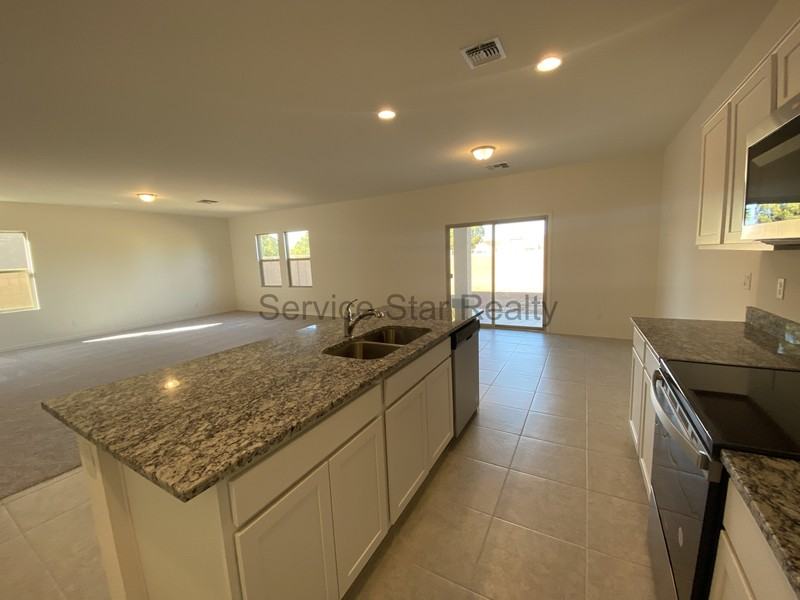 2402 E Alonso Dr - Photo 3 of 26