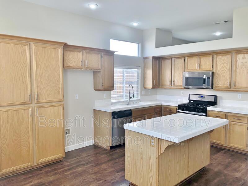 26931 Saint Kitts Ct - Photo 3 of 29