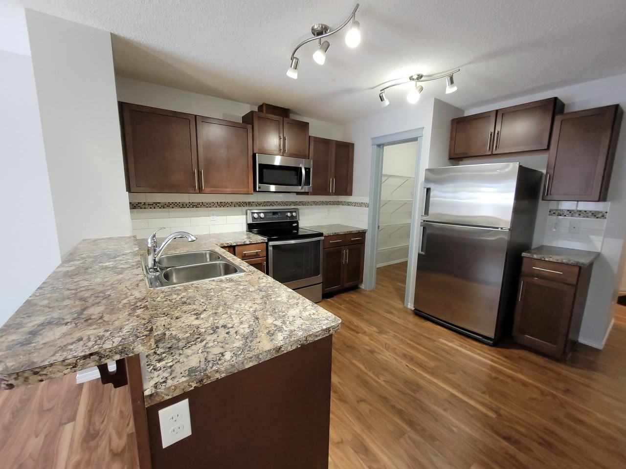 1664 Rutherford Rd Sw - Photo 2 of 17