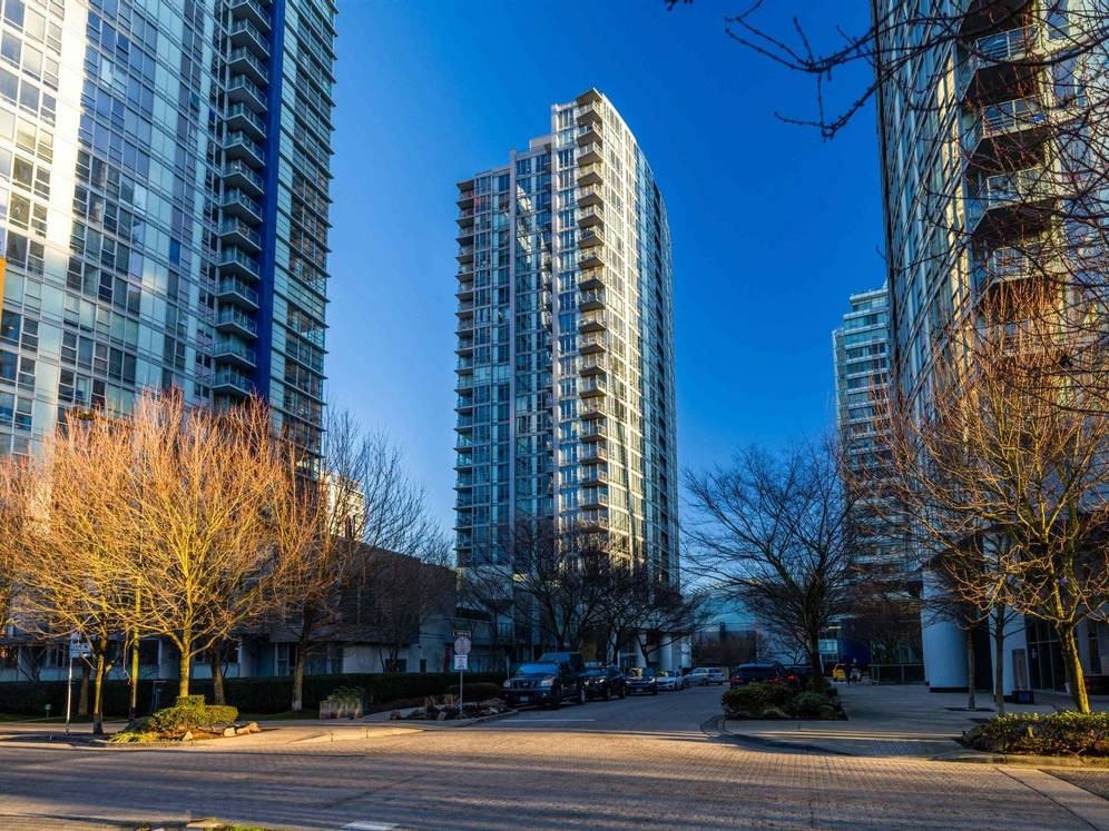 131 Regiment Sq #907