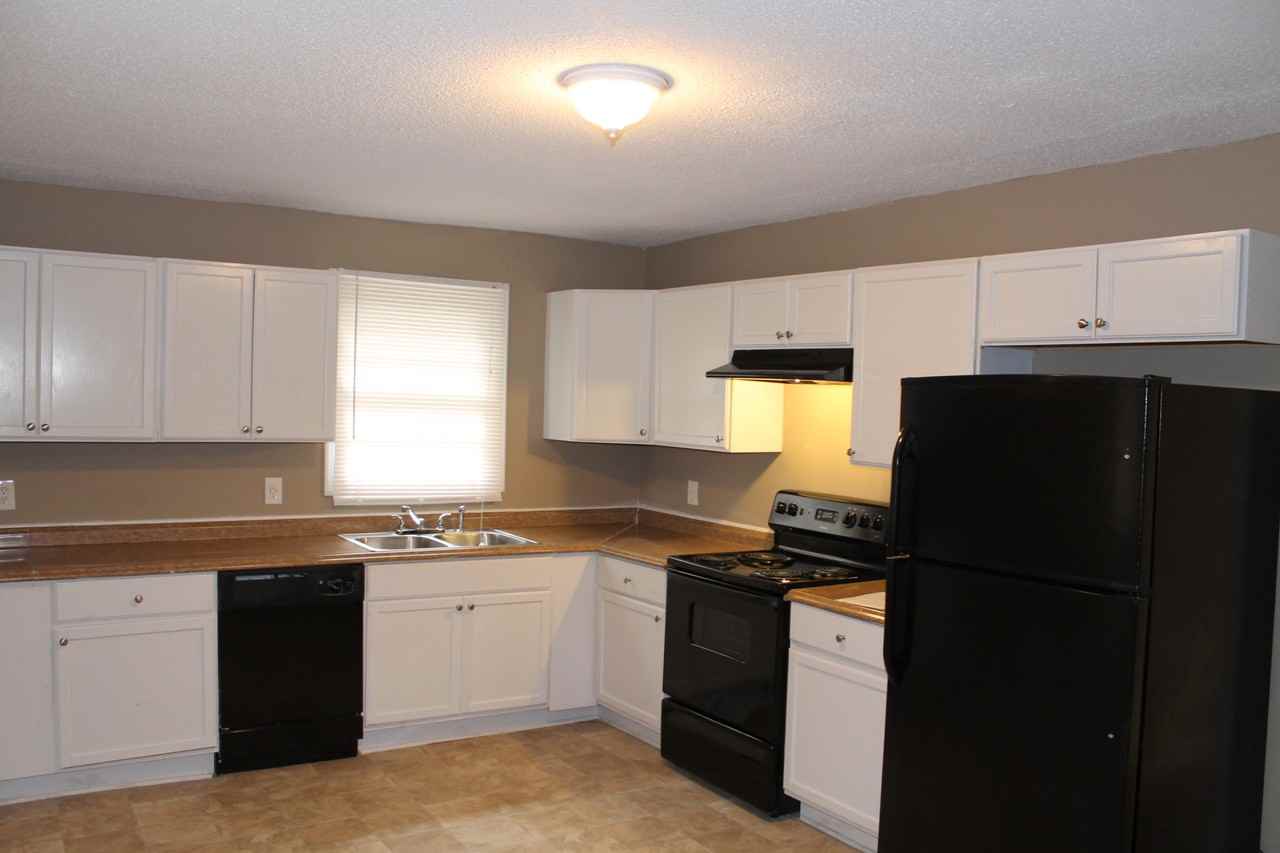 117 Sandhill Cir - Photo 3 of 7