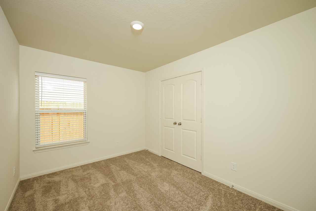 11910 Lake Parker - Photo 2 of 17