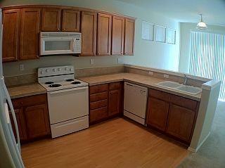 1673 SW Wright Pl - Photo 2 of 20