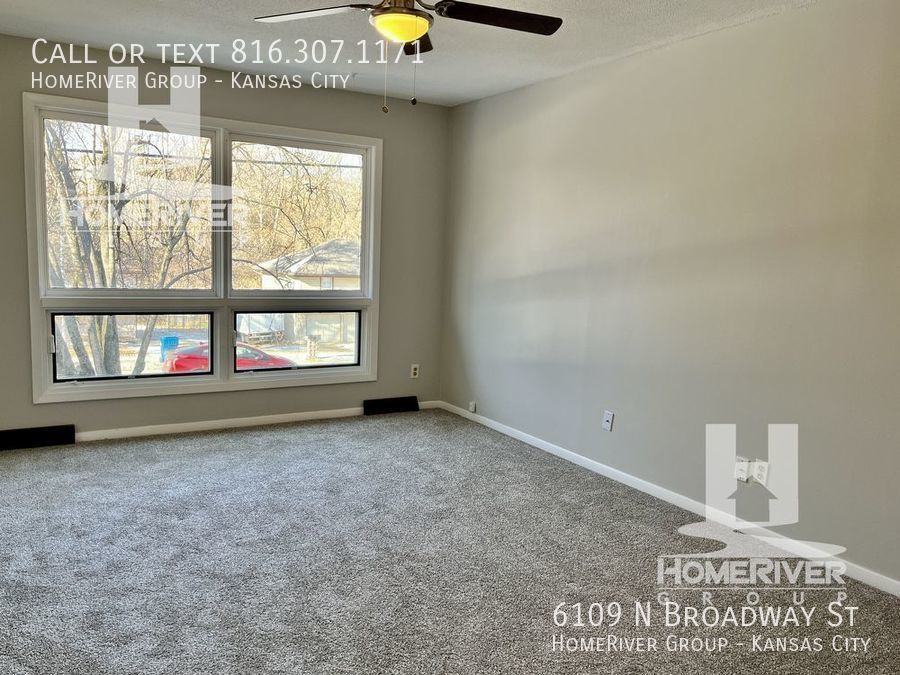 6109 N Broadway St - Photo 3 of 11