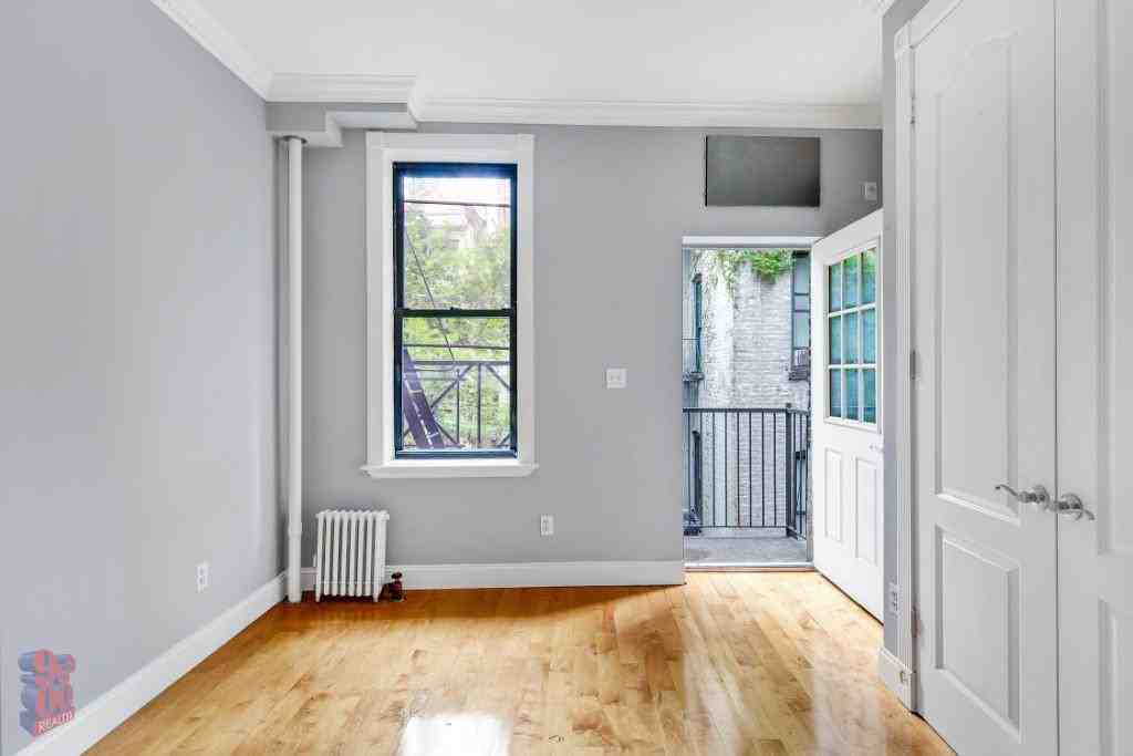 Mott St #16 - Photo 7 of 10