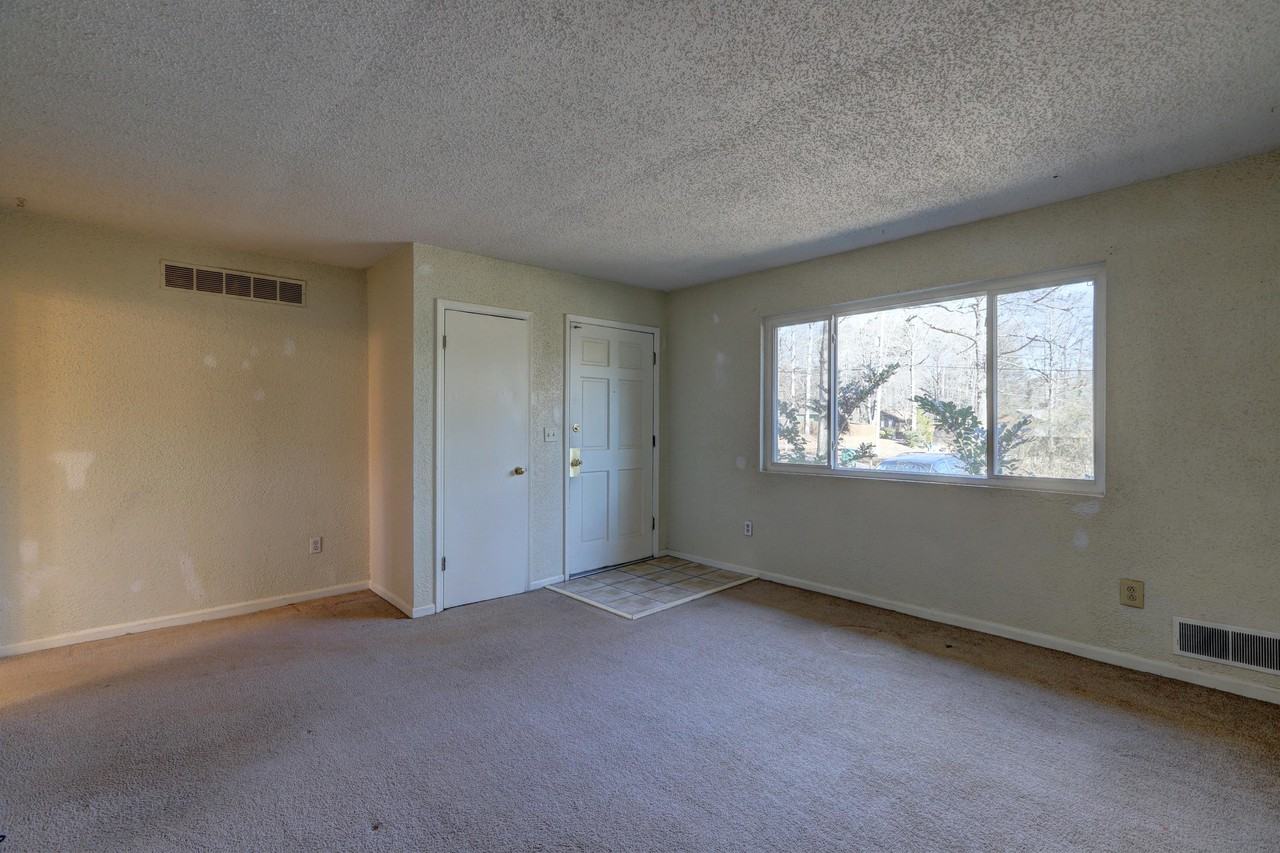 2223 Davis Road Southwest #1 - Photo 4 of 5