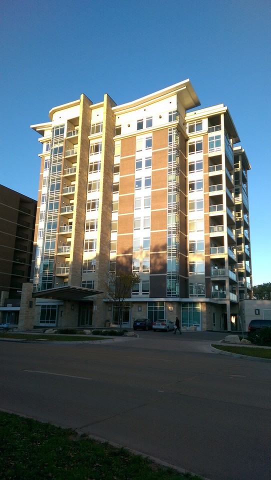 Edgewater Apartments 229 Wellington Cres, Winnipeg, MB R3M 0A1 Zumper