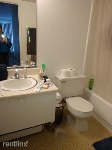 1327 Wilmot St - Photo 3 of 12