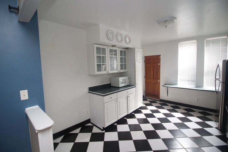 813 S Potomac St - Photo 7 of 23