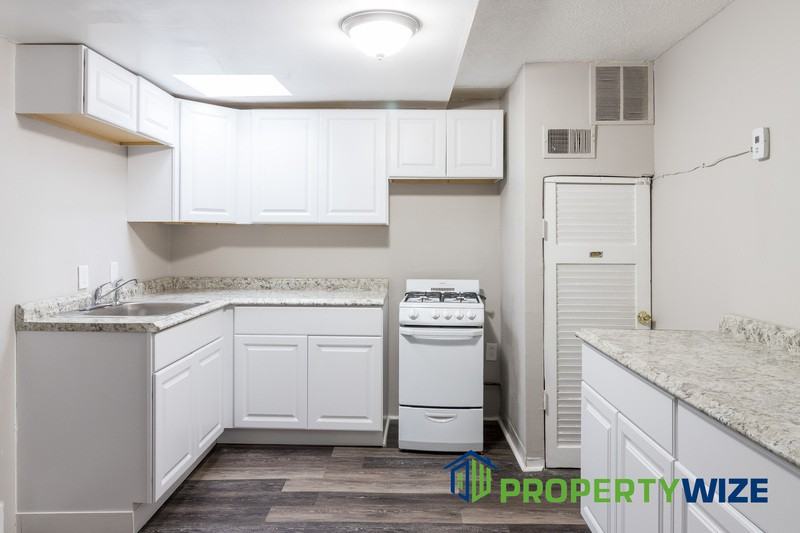 517 Mosher St #3 - Photo 6 of 30