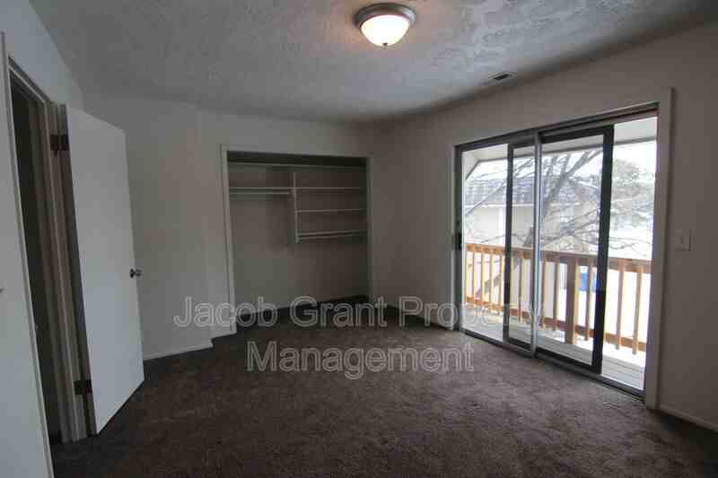 1474 Falcon Dr - Photo 5 of 12