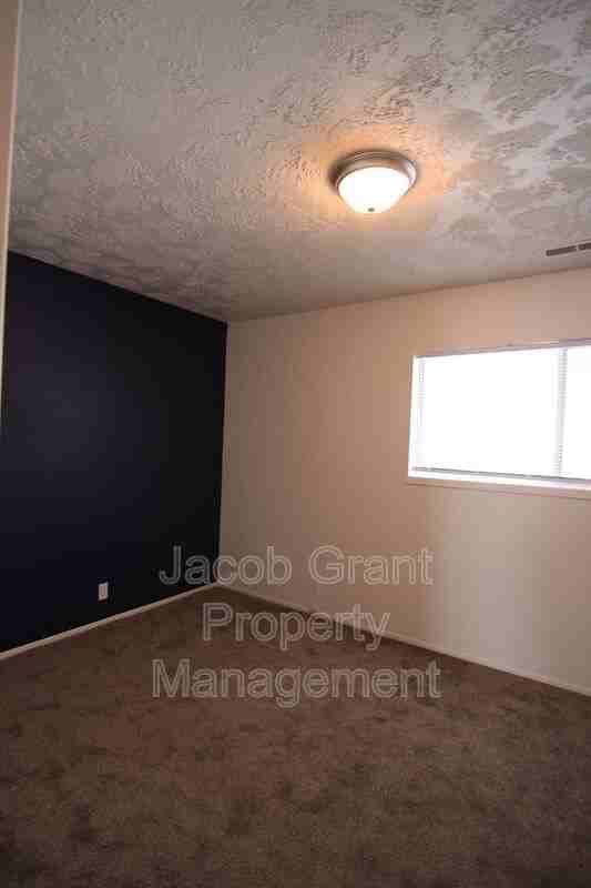 1474 Falcon Dr - Photo 6 of 12