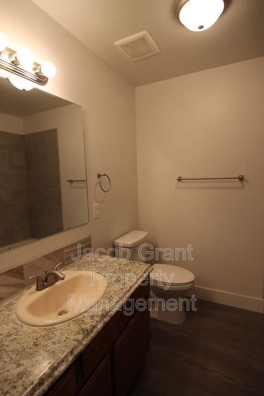 1474 Falcon Dr - Photo 5 of 12