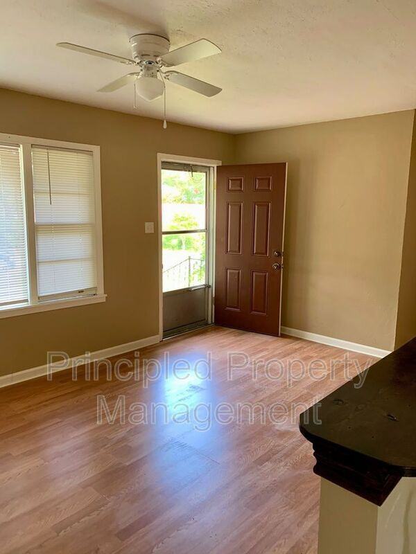 112 E Hill St - Photo 2 of 12