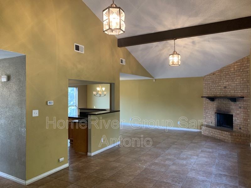 8503 Ridge Stone St - Photo 3 of 16