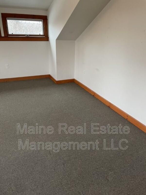 165 Ellsworth Rd #3B - Photo 3 of 4